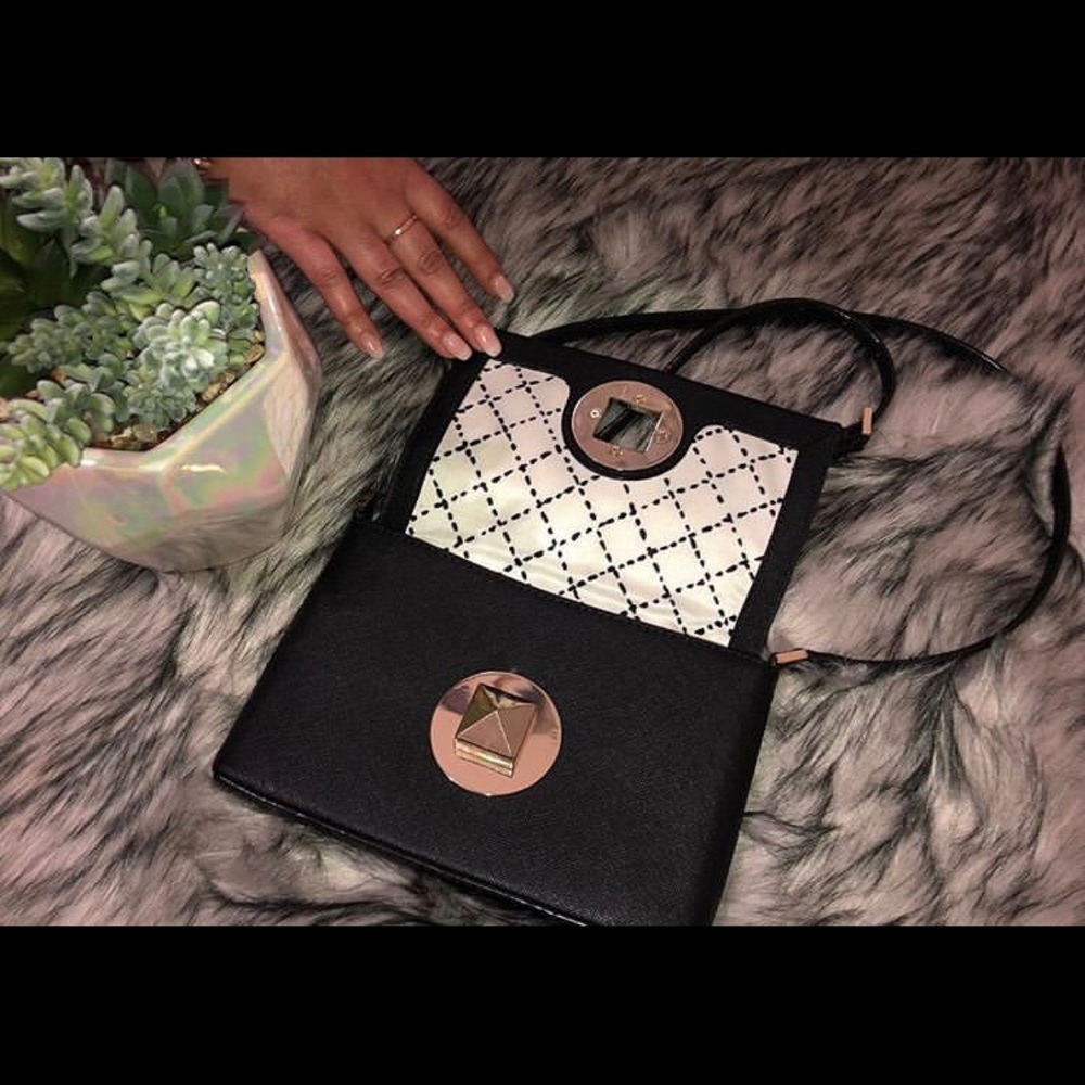 Kate Spade - Picture 2 of 3